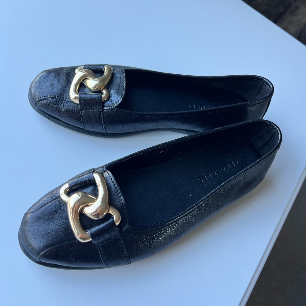 AEROSOLES Black Flats with Gold Accent